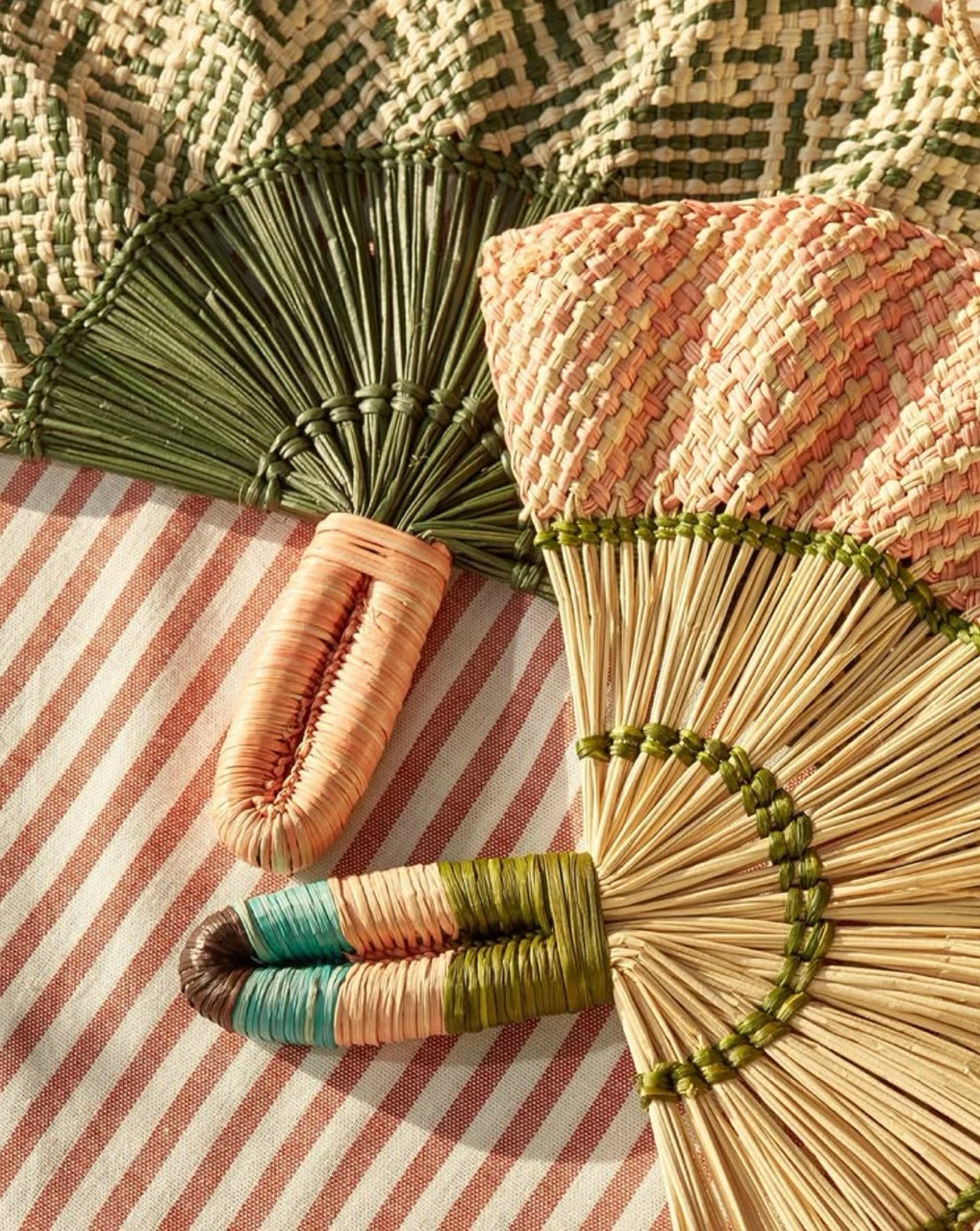 Pink Toquilla Wavy Fan